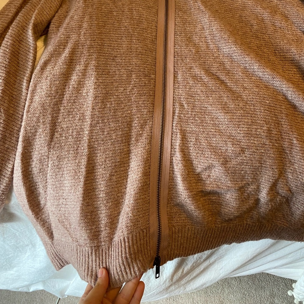 Pink Sweater - Picture 4 of 4